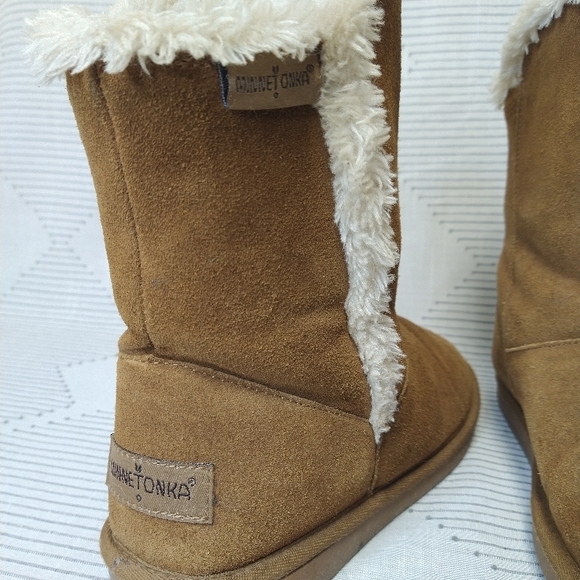 Minnetonka Boots size 8 - Picture 3 of 8